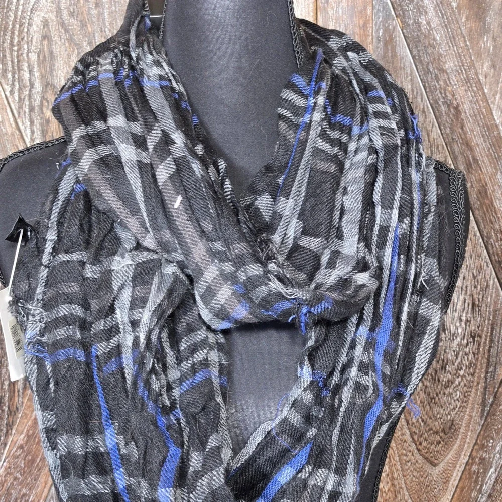 D&Y Figure 8 Scarf Black Blue Plaid Multi Loop Infinity Scarf NWT One Size